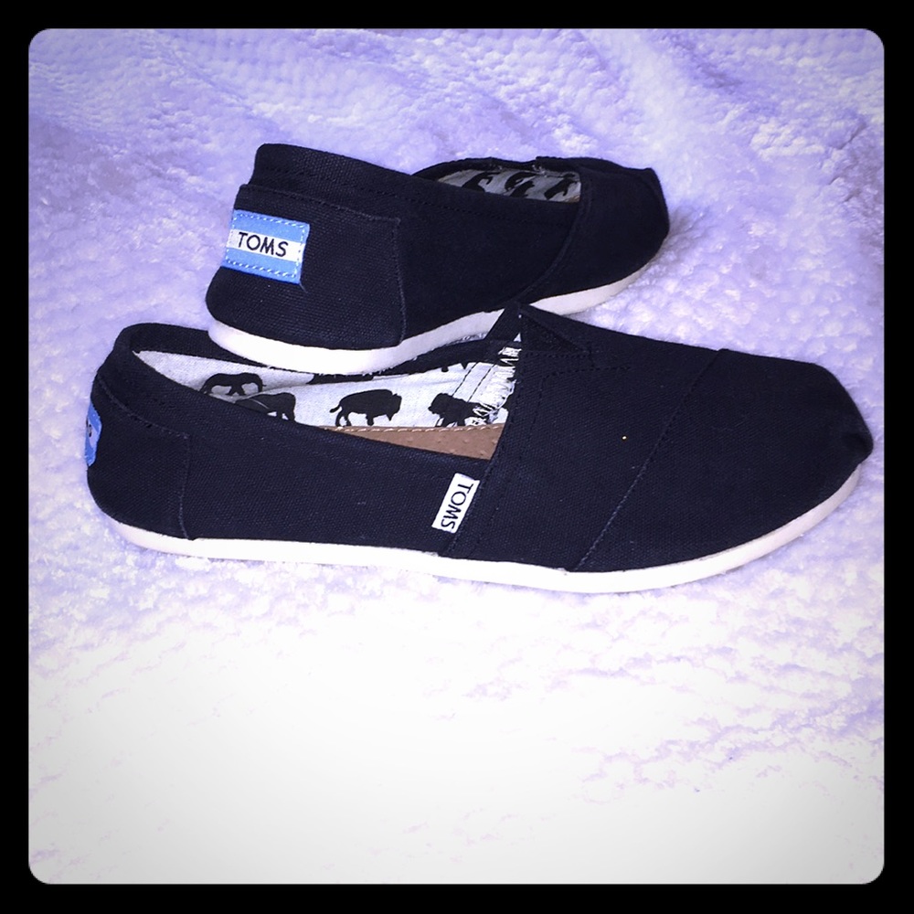 TOMS size 10